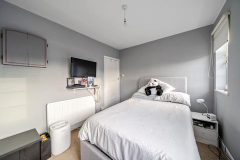 2 bedroom maisonette for sale, Northdown Close, Ruislip
