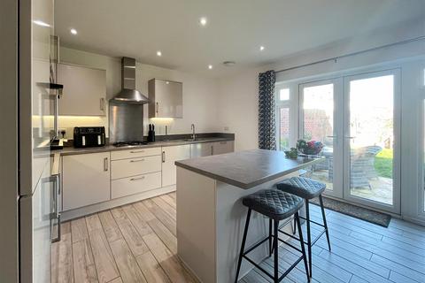 4 bedroom detached house for sale, Drewry street, Burnham -on-crouch