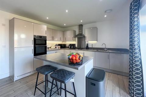 4 bedroom detached house for sale, Drewry street, Burnham -on-crouch
