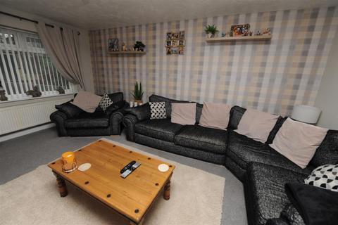5 bedroom semi-detached house for sale, Woodfield Close, Idle, Bradford