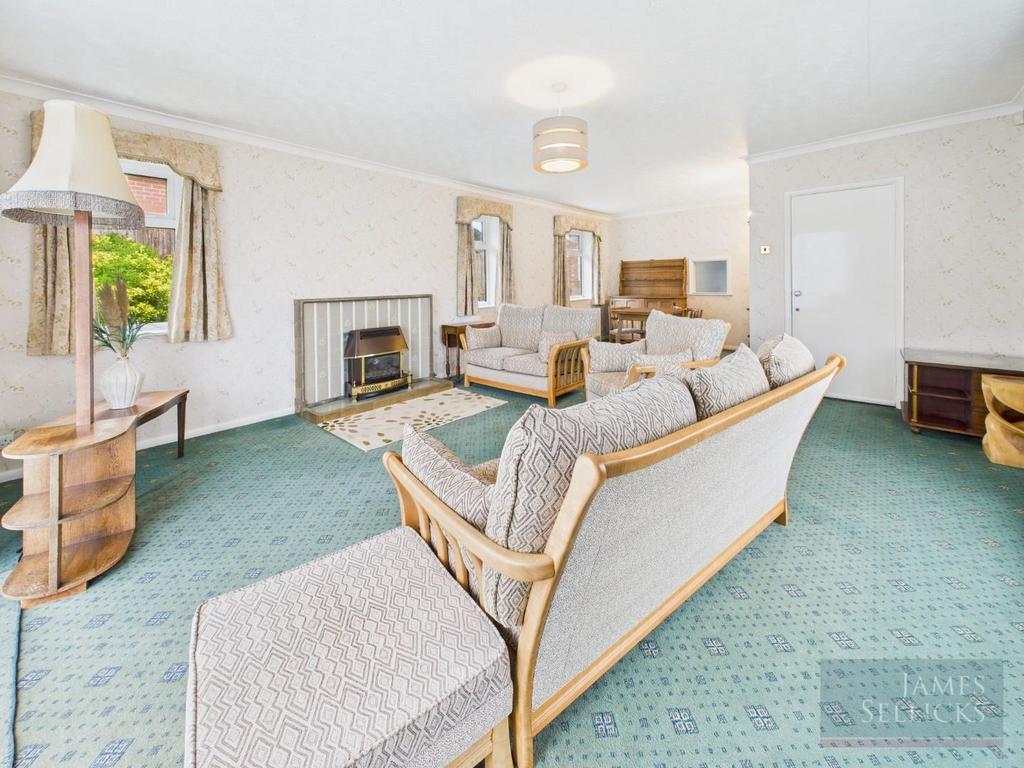 Living/Dining Room