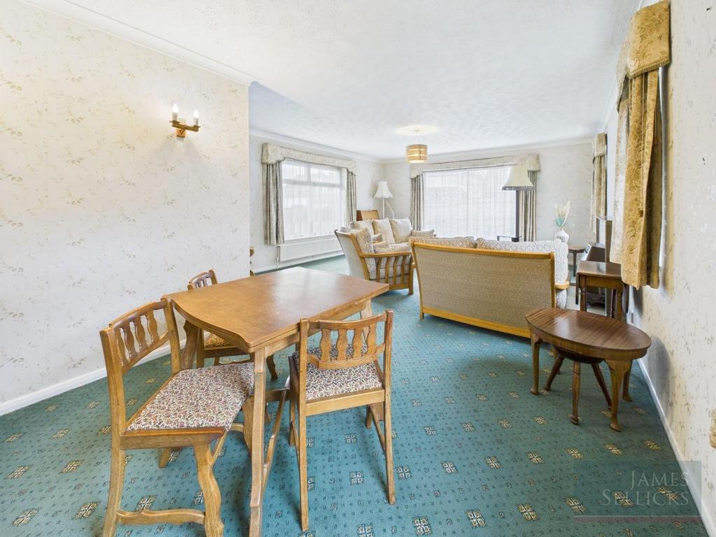 Living/Dining Room
