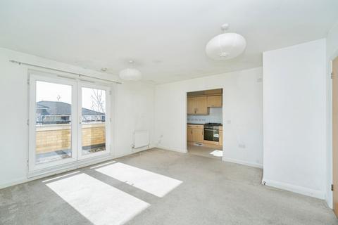 2 bedroom flat to rent, Admiralty Close, West Drayton, UB7