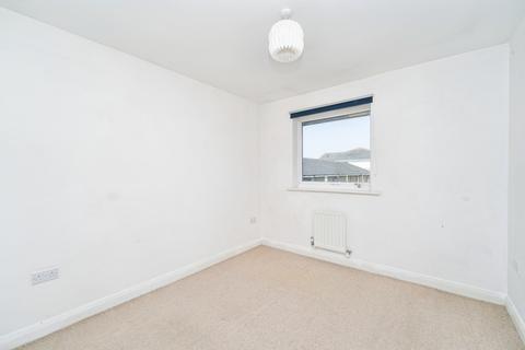 2 bedroom flat to rent, Admiralty Close, West Drayton, UB7