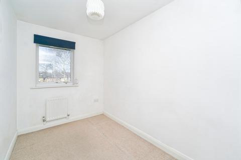 2 bedroom flat to rent, Admiralty Close, West Drayton, UB7