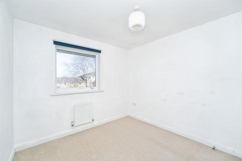 2 bedroom flat to rent, Admiralty Close, West Drayton, UB7