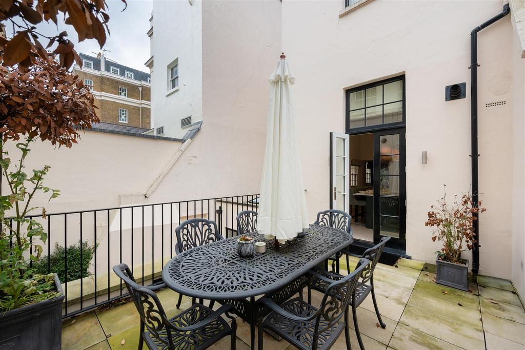 49 Eaton Place Hi-15.jpg