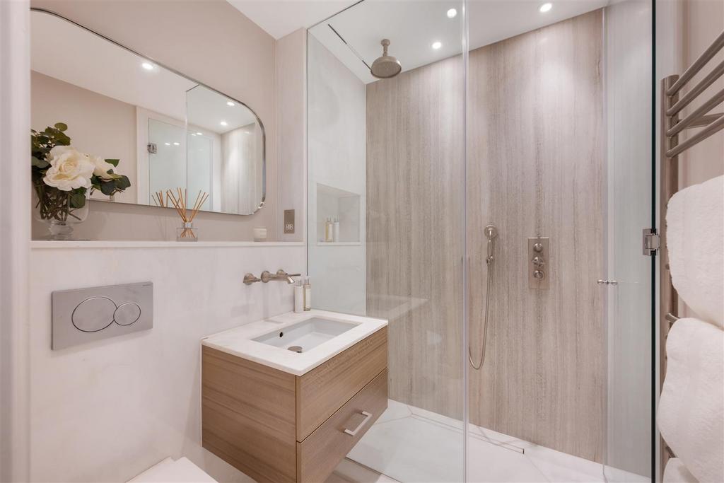 49 Eaton Place Hi-23.jpg