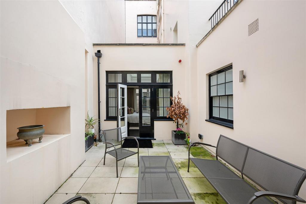 49 Eaton Place Hi-34.jpg