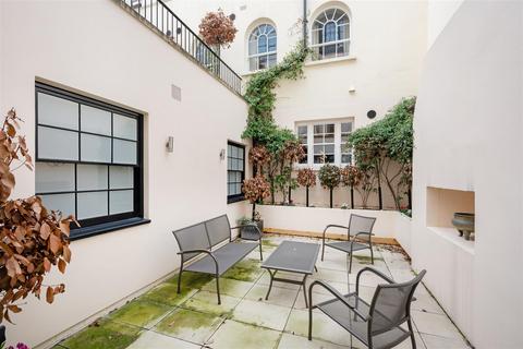 undefined, Eaton Place, Belgravia, SW1X