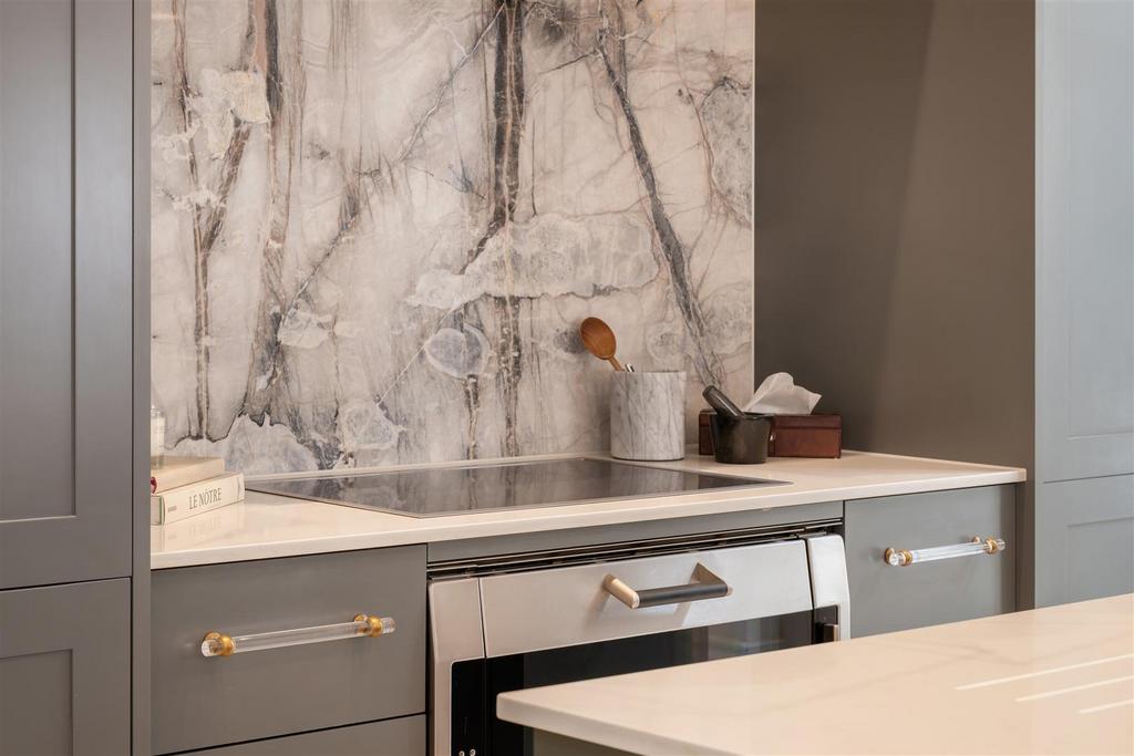49 Eaton Place Hi-43.jpg