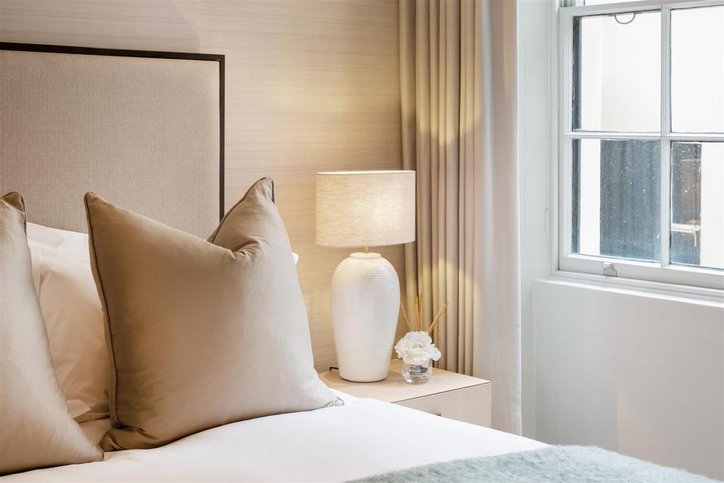 49 Eaton Place Hi-46.jpg