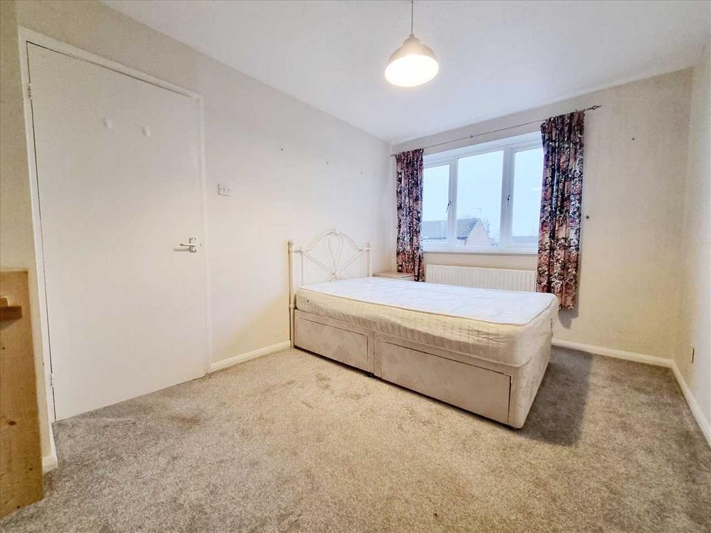 Bedroom 1: