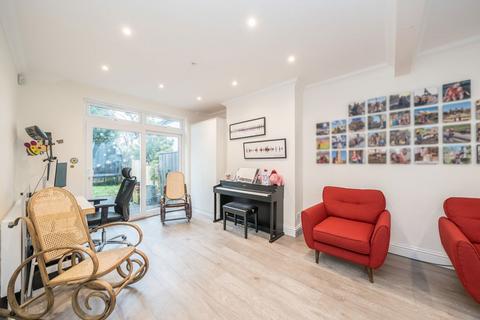 undefined, Argyle Avenue, Hounslow TW3