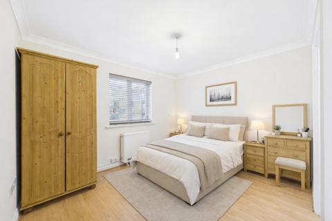 2 bedroom flat for sale, Clarendon Way, Colchester