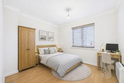 2 bedroom flat for sale, Clarendon Way, Colchester