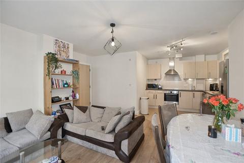 3 bedroom flat for sale, Oakwood Close, London, SE13