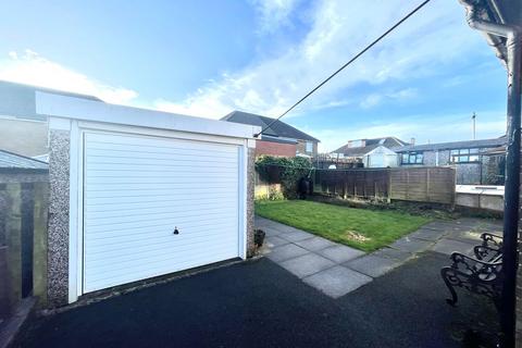 2 bedroom semi-detached bungalow for sale, Warwick Avenue, Golcar, HD7