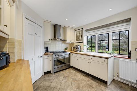 undefined, Cumberland Road, Shortlands, Bromley, BR"