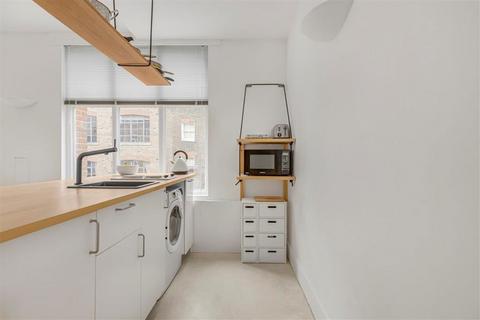1 bedroom flat to rent, Rathbone Street, London W1T