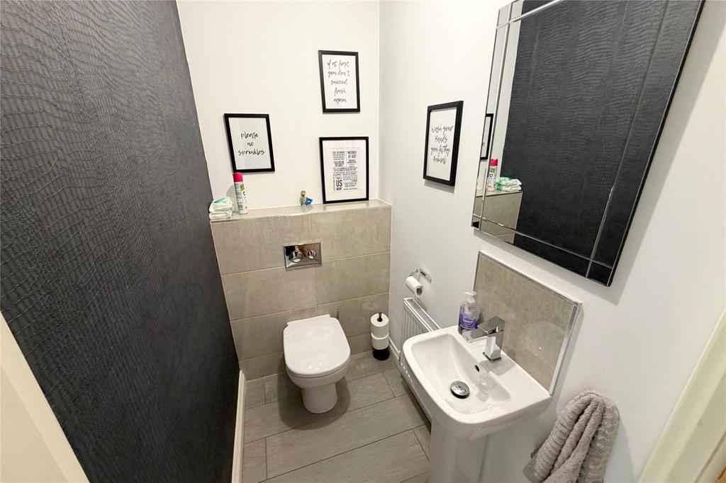 Cloakroom/WC