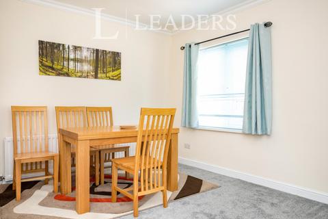 3 bedroom flat to rent, Lisle Court, Brunswick Street, CV31