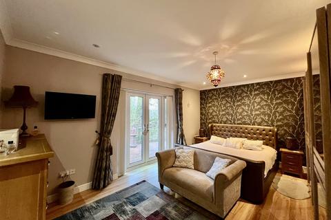3 bedroom detached house for sale, Deri Road, Glanamman, Ammanford