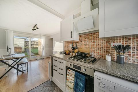3 bedroom house for sale, Abbey Road, Basingstoke, Hampshire