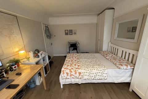 undefined, Balnacraig Avenue