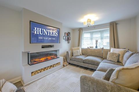 3 bedroom semi-detached house for sale, Farmcroft Road, Stourbridge, DY9 9ER