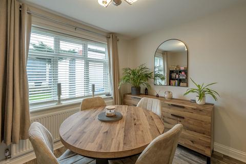 3 bedroom semi-detached house for sale, Farmcroft Road, Stourbridge, DY9 9ER