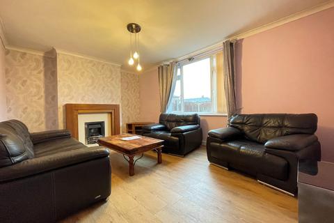 3 bedroom terraced house to rent, Cragside Gardens, Kirkstall, Leeds, LS5