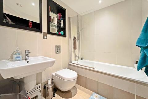 1 bedroom flat to rent, Mcclure House, The Boulevard, Leeds