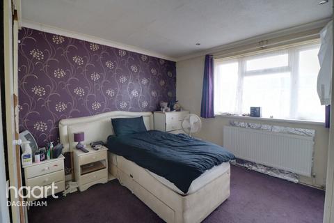 3 bedroom semi-detached house for sale, Boleyn Gardens, Dagenham