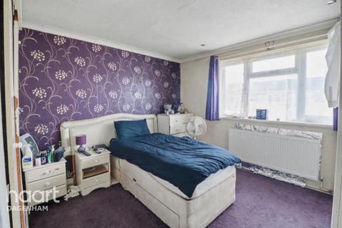 3 bedroom semi-detached house for sale, Boleyn Gardens, Dagenham