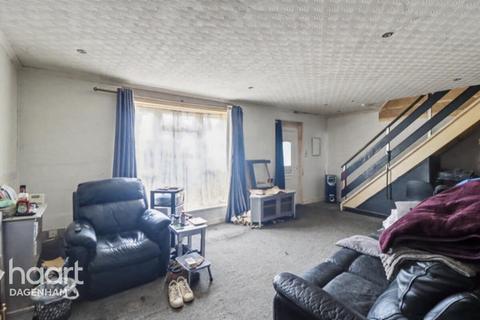 3 bedroom semi-detached house for sale, Boleyn Gardens, Dagenham