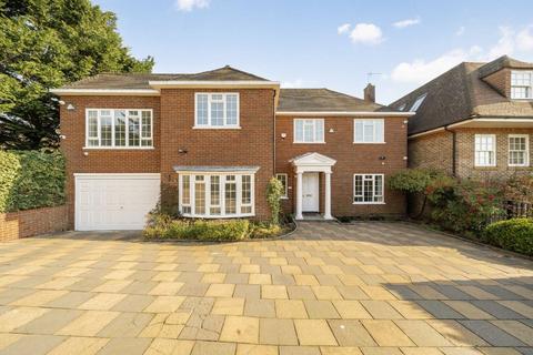 5 bedroom detached house to rent, Broadgates Avenue, Barnet EN4