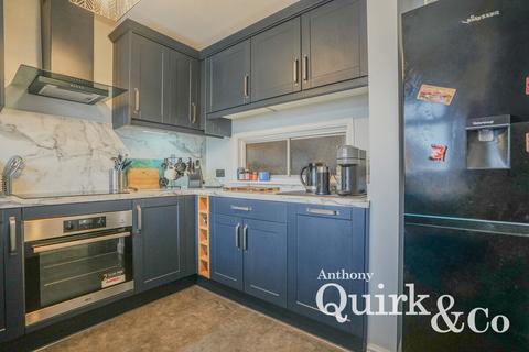 3 bedroom terraced house for sale, The Chilterns, Canvey Island, SS8