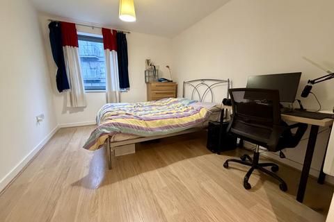 1 bedroom flat to rent, Deals Gateway London