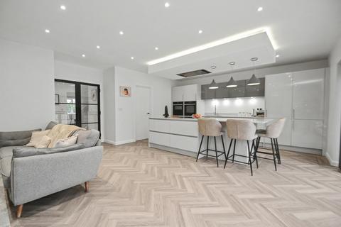 4 bedroom detached house for sale, Broadstone