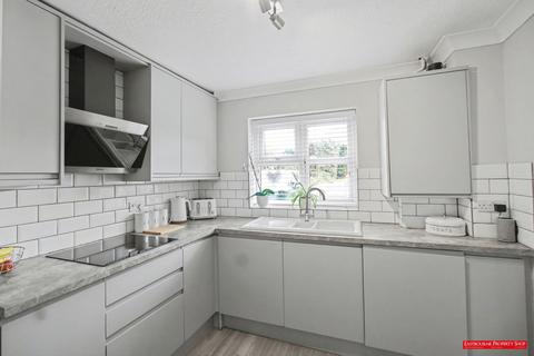 3 bedroom terraced house for sale, Priory Orchard, Eastbourne BN23