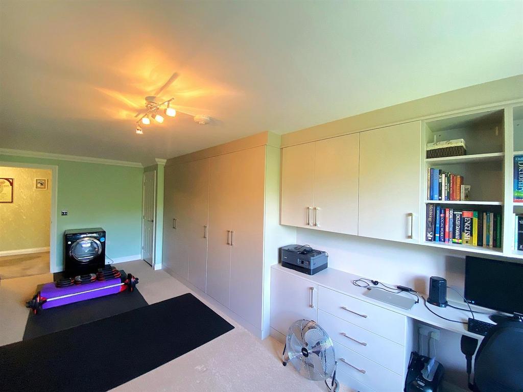 39 Compass House - Bed4.jpg