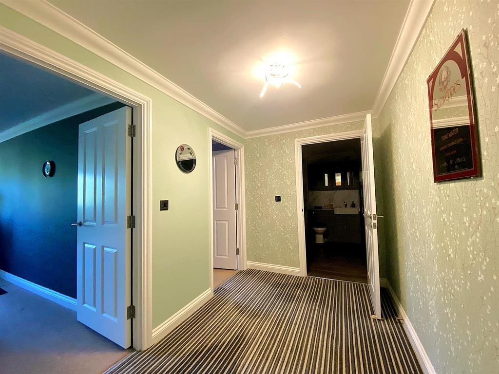 39 Compass House - Hall1.jpg