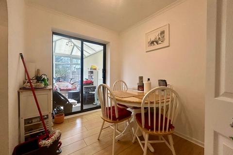 3 bedroom semi-detached house to rent, Champflower, Milton Keynes MK4