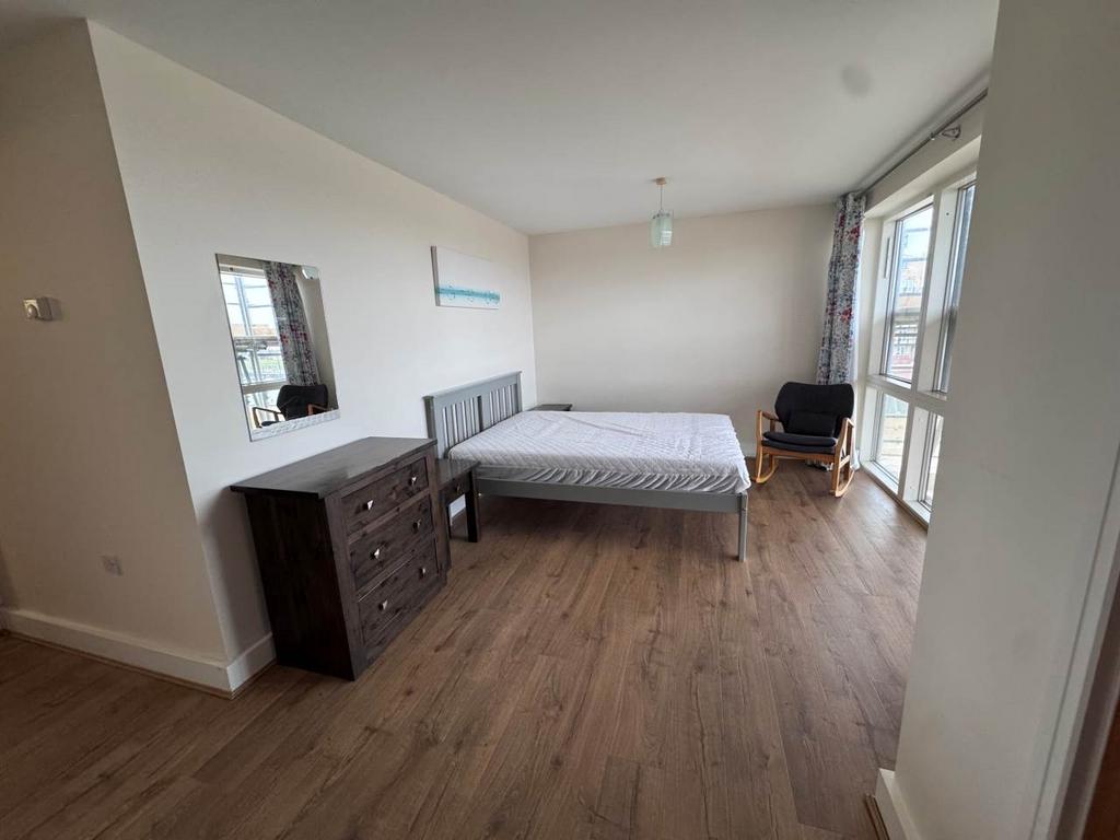 Bedroom 1 again