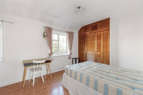 3 bedroom end of terrace house to rent, Bentworth Road, London, W12