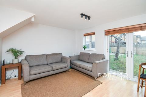 3 bedroom terraced house to rent, Skiers Street, London, E15