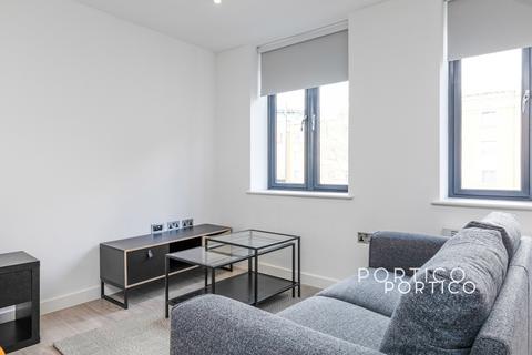 Studio to rent, Romford Road, London, E15