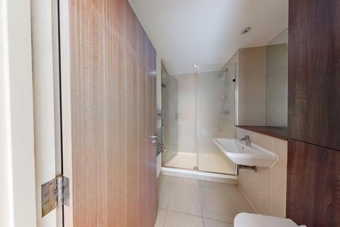 2 bedroom apartment to rent, Waterhouse Apartments, 3 Saffron Central Square, Croydon, CR0