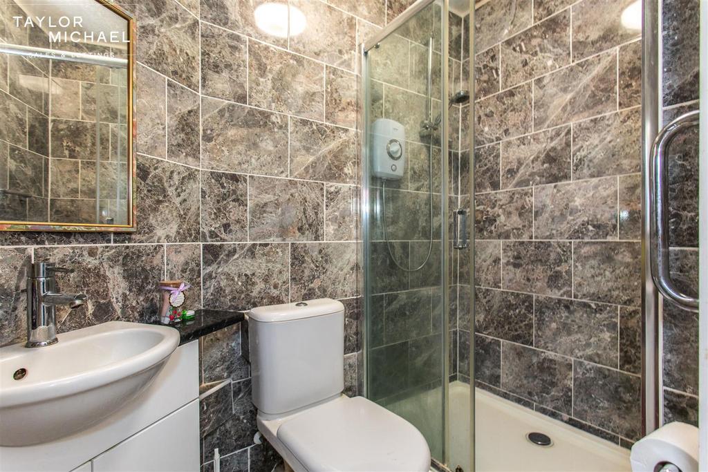 En Suite Bathroom
